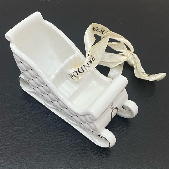 2014 PANDORA Santa’s Sleigh Holiday Christmas Ornament - Picture 2 of 15